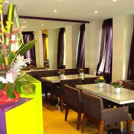 Du Parc Saint Charles 2* Parigi