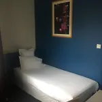 ホテル Du Parc Saint Charles パリ