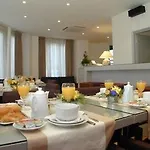 ホテル Du Parc Saint Charles 2*