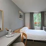 Du Parc Saint Charles 2* パリ