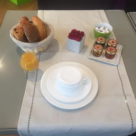 Du Parc Saint Charles 2* Parigi